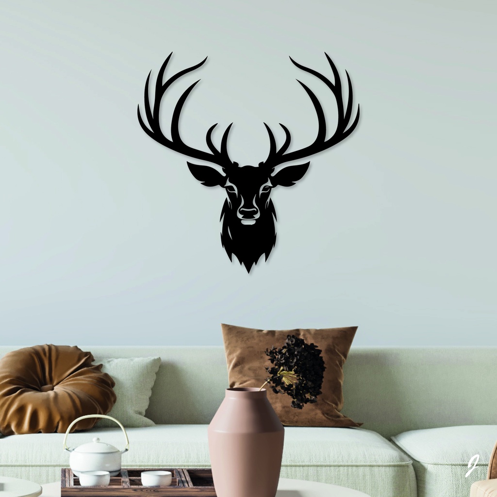 Tableau en bois décoratif découpé, évidé, Le Cerf Majestueux